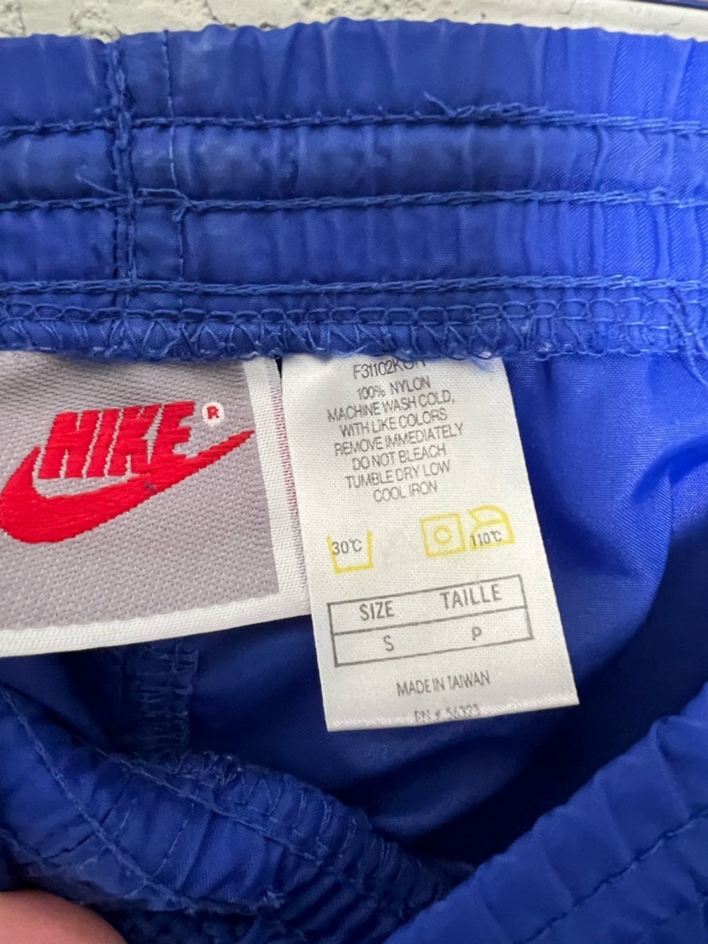 Vintage Nike Cobalt Blue nylon Lightweight Track Pants (no lining) - Picture 4 of 5